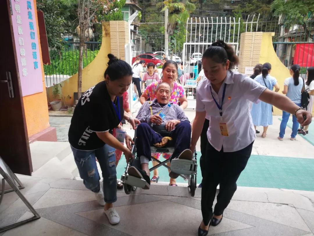 快看!青山区第一个完成党组织换届的社区新鲜出炉了